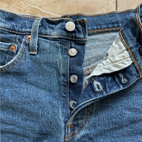 Levi’s 501 High Rise Shorts - Medium Wash - Picture 5 of 7